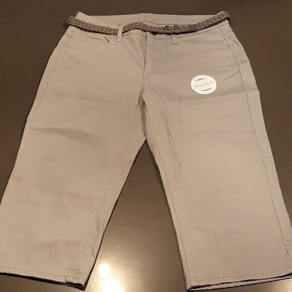 Riders by Lee Gray Capri with Belt - Picture 1 of 9